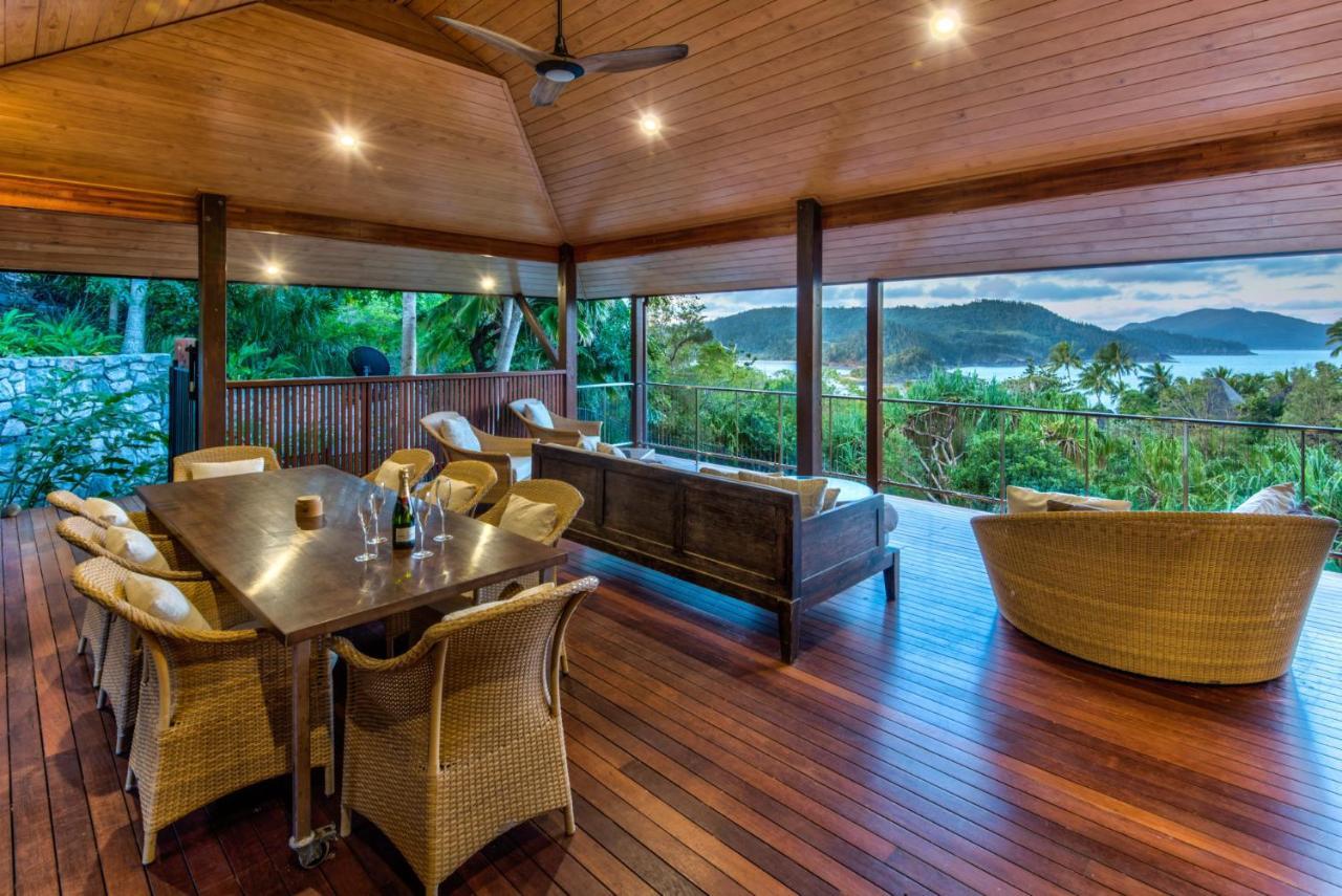 Iluka Ocean Haven: Luxury Villa with Infinity Pool and Golf Buggies Hamilton Island Exterior photo