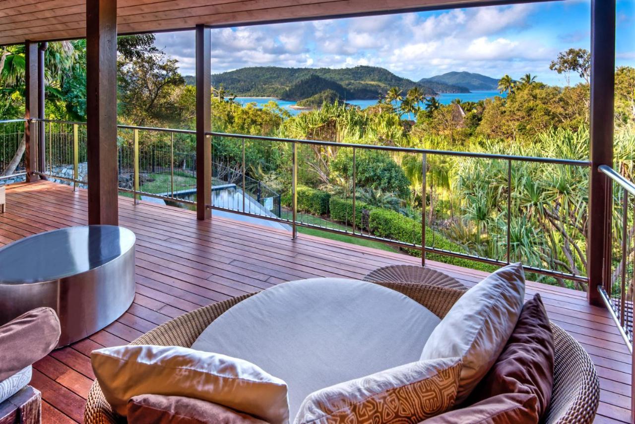 Iluka Ocean Haven: Luxury Villa with Infinity Pool and Golf Buggies Hamilton Island Exterior photo