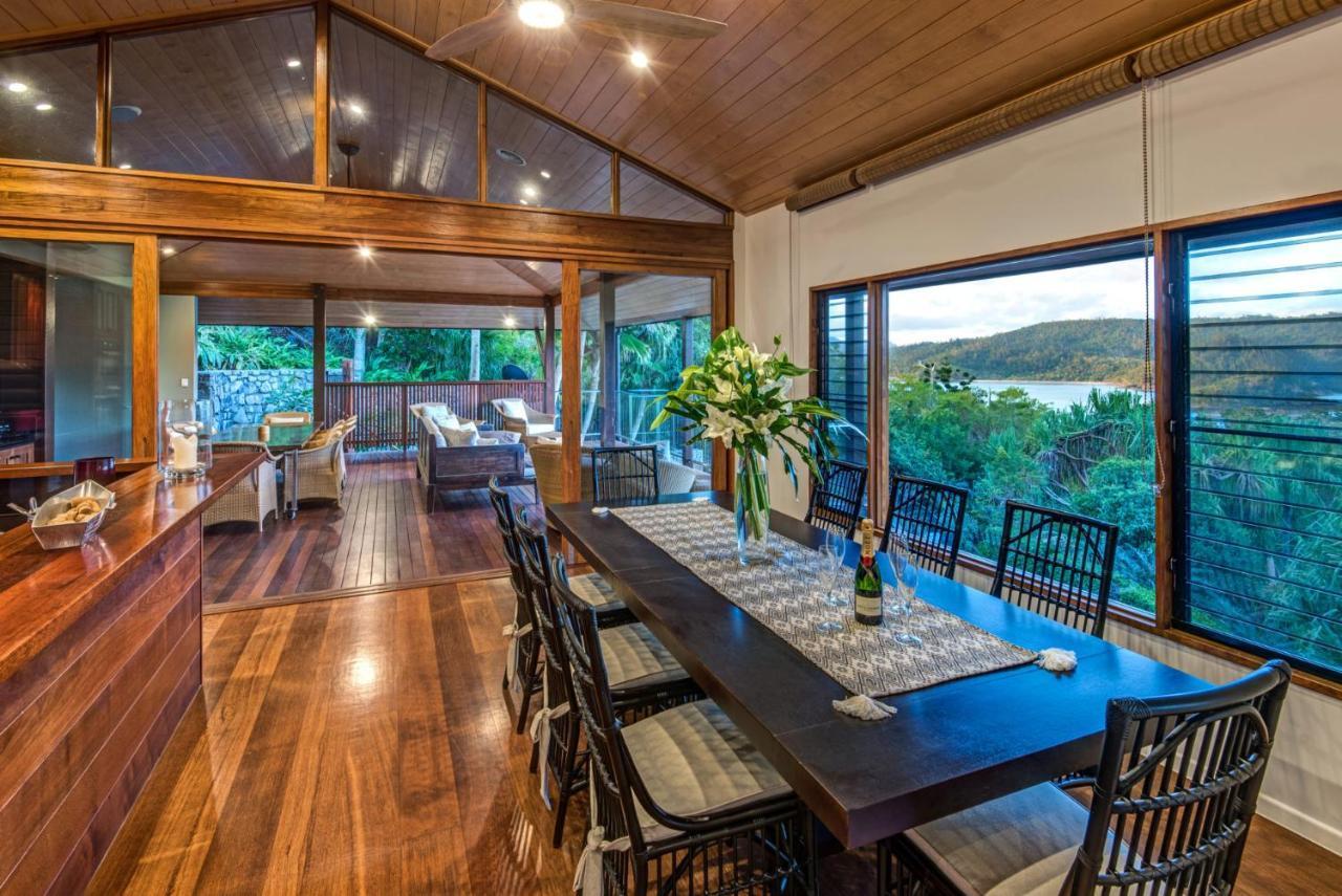 Iluka Ocean Haven: Luxury Villa with Infinity Pool and Golf Buggies Hamilton Island Exterior photo