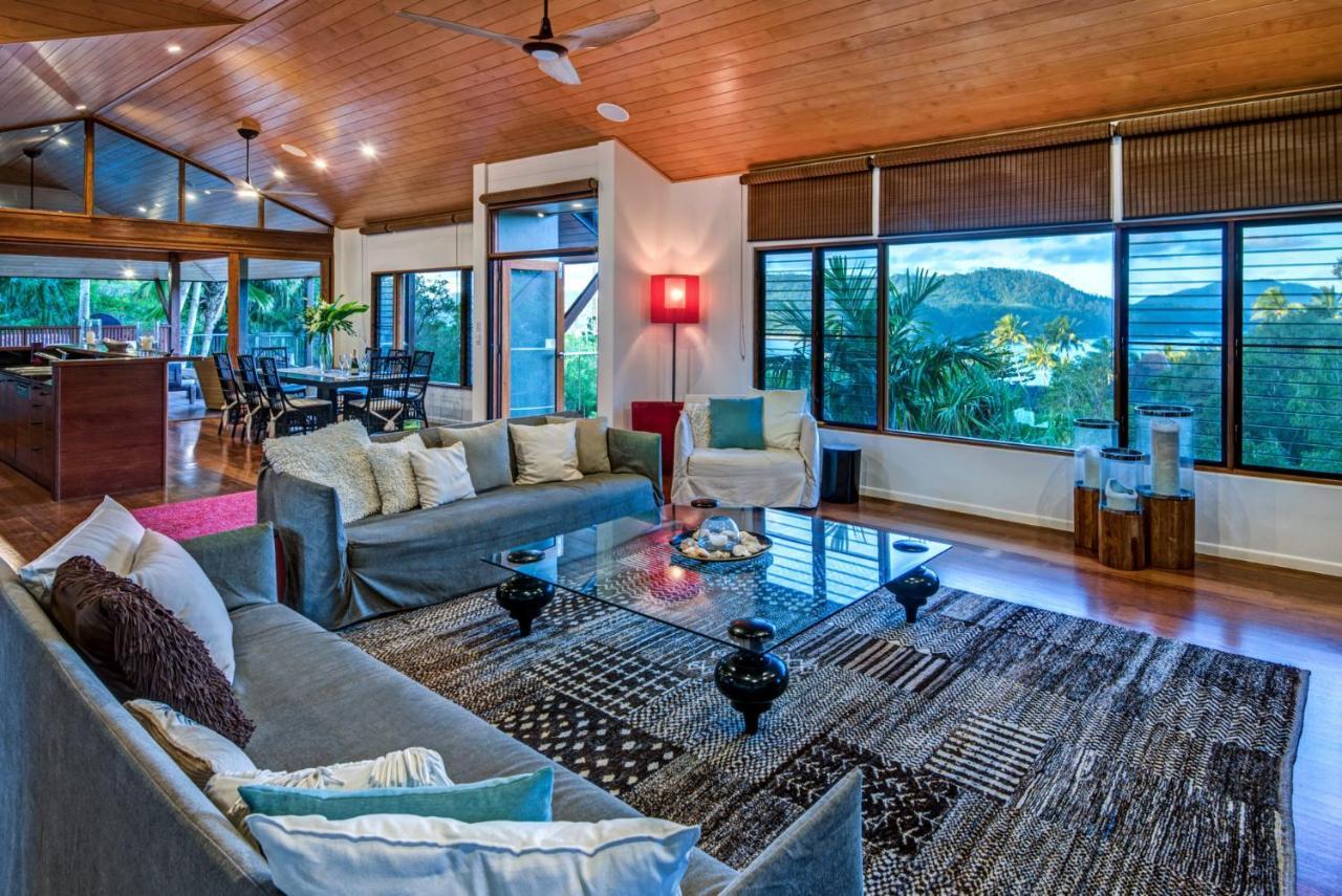 Iluka Ocean Haven: Luxury Villa with Infinity Pool and Golf Buggies Hamilton Island Exterior photo