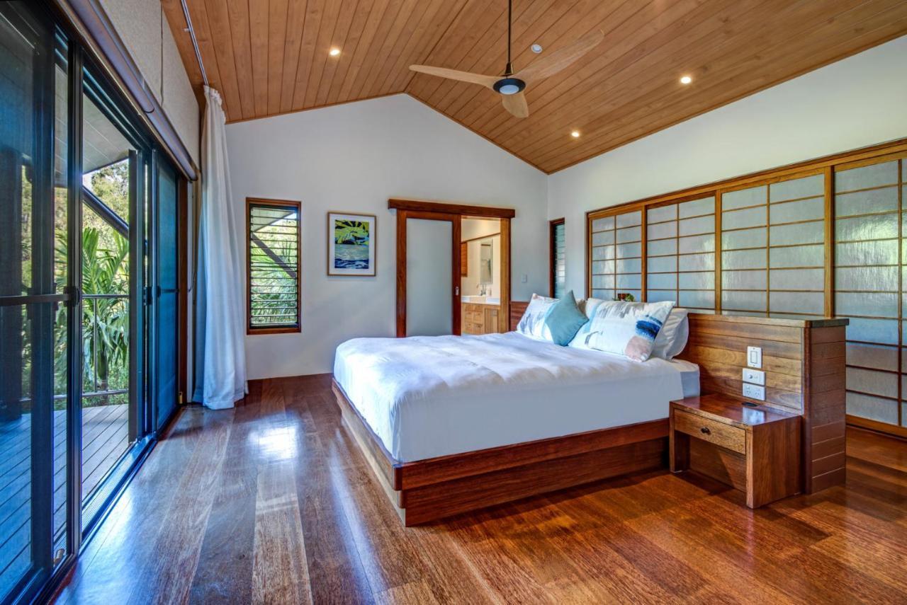 Iluka Ocean Haven: Luxury Villa with Infinity Pool and Golf Buggies Hamilton Island Exterior photo